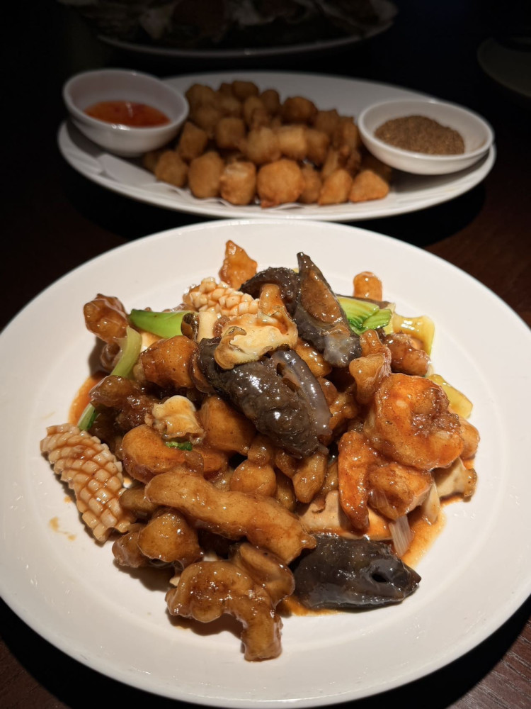 新连采·海肠捞饭·大连海鲜(大连恒隆广场店)环境
