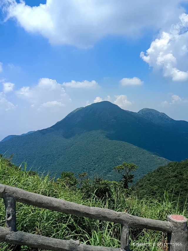 银屏山泳池