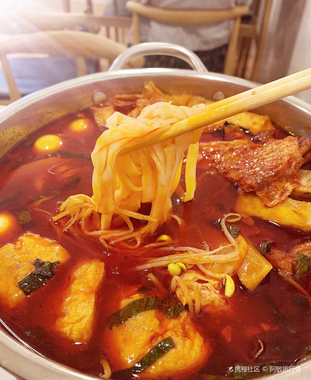 潘潘柳州鸭脚煲