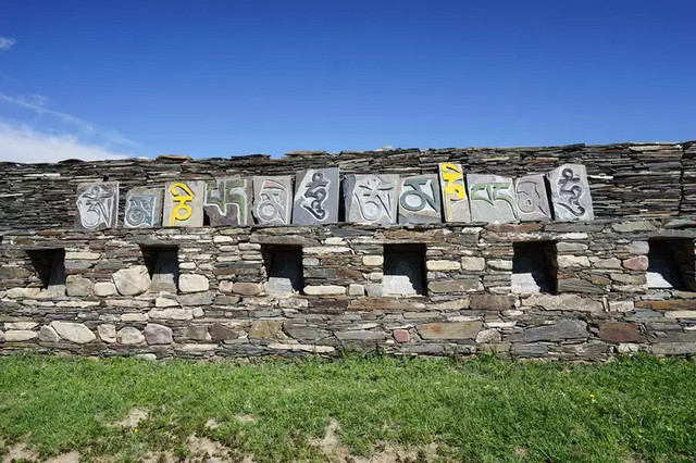 夏日哈石经院景区