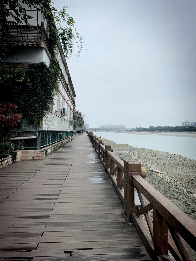 鸭子河