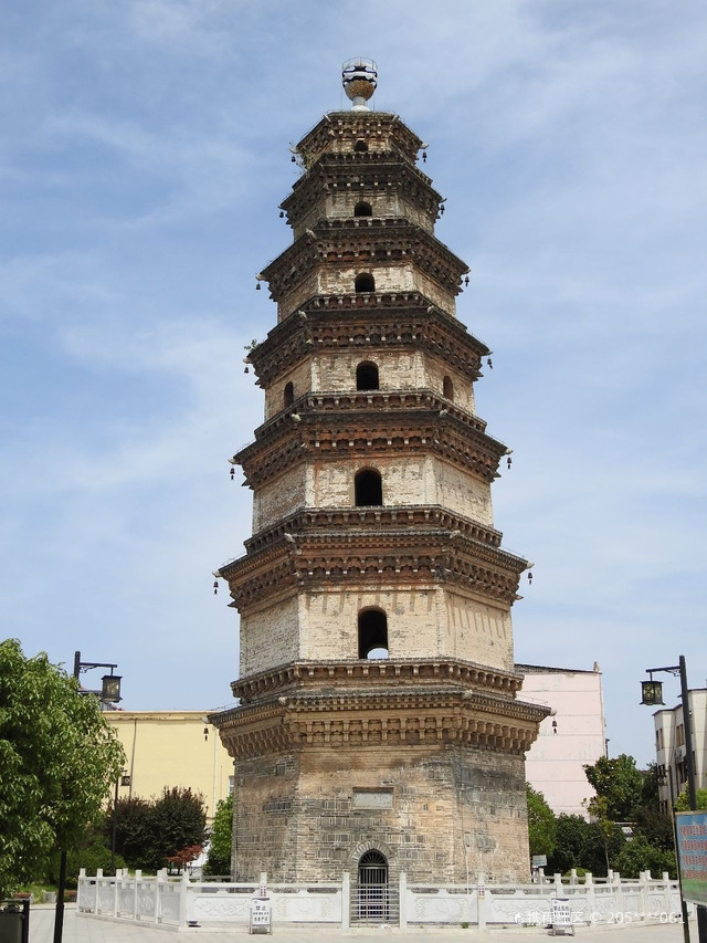 宝严寺塔