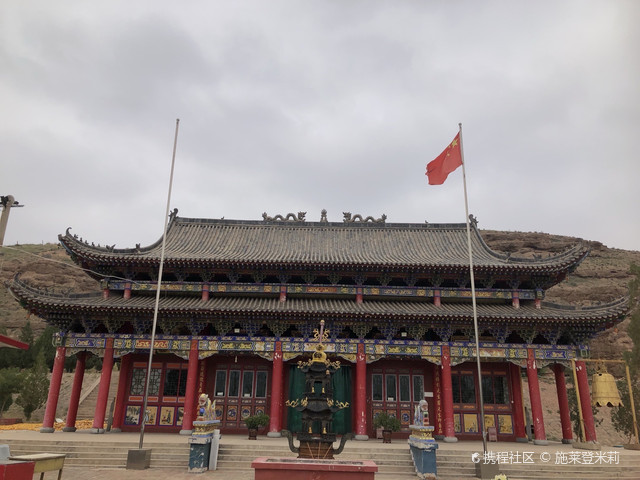 双龙石窟石空大佛寺