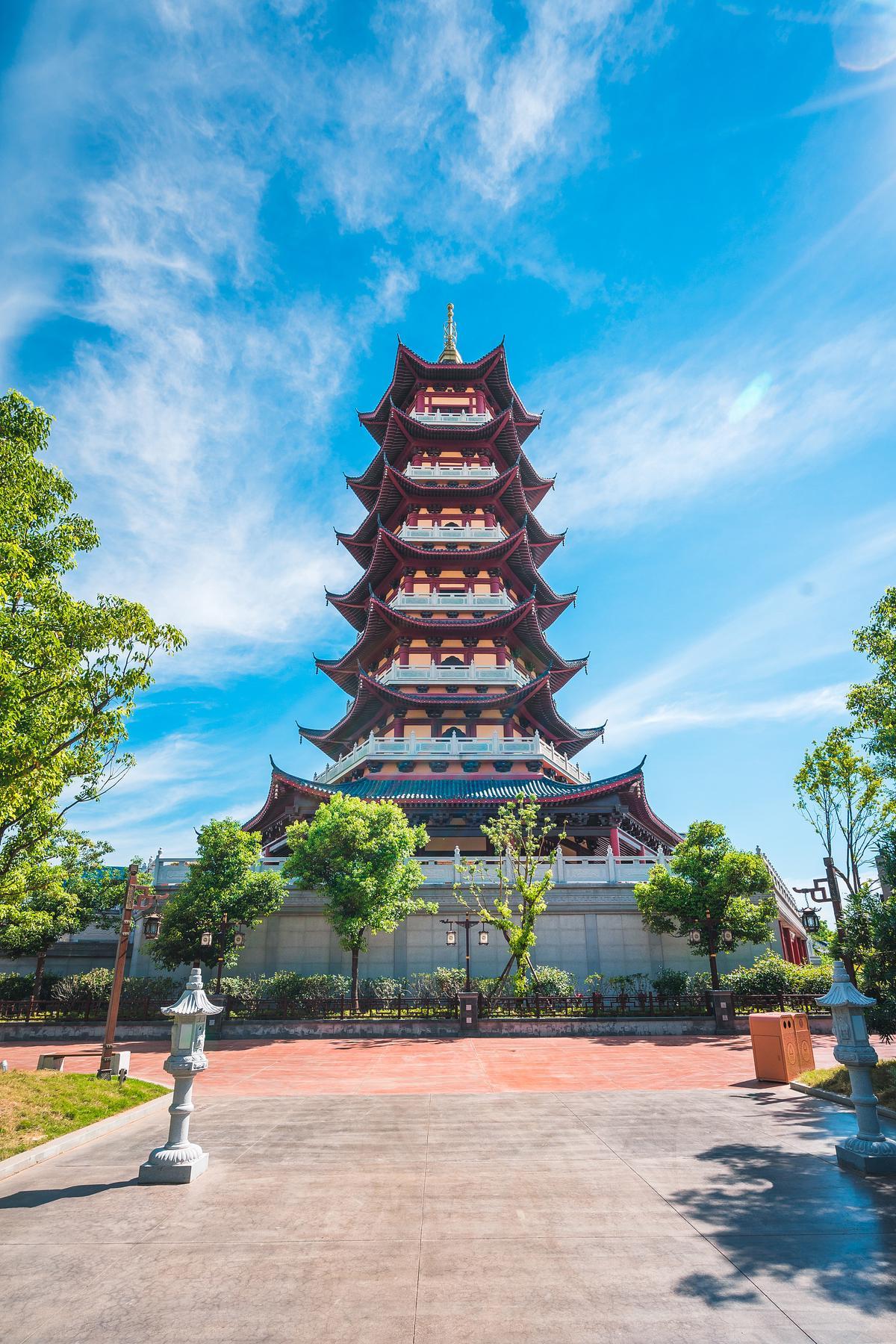 武汉市🏙️ 美食推荐:武昌鱼,黄陂三鲜,排骨藕汤.